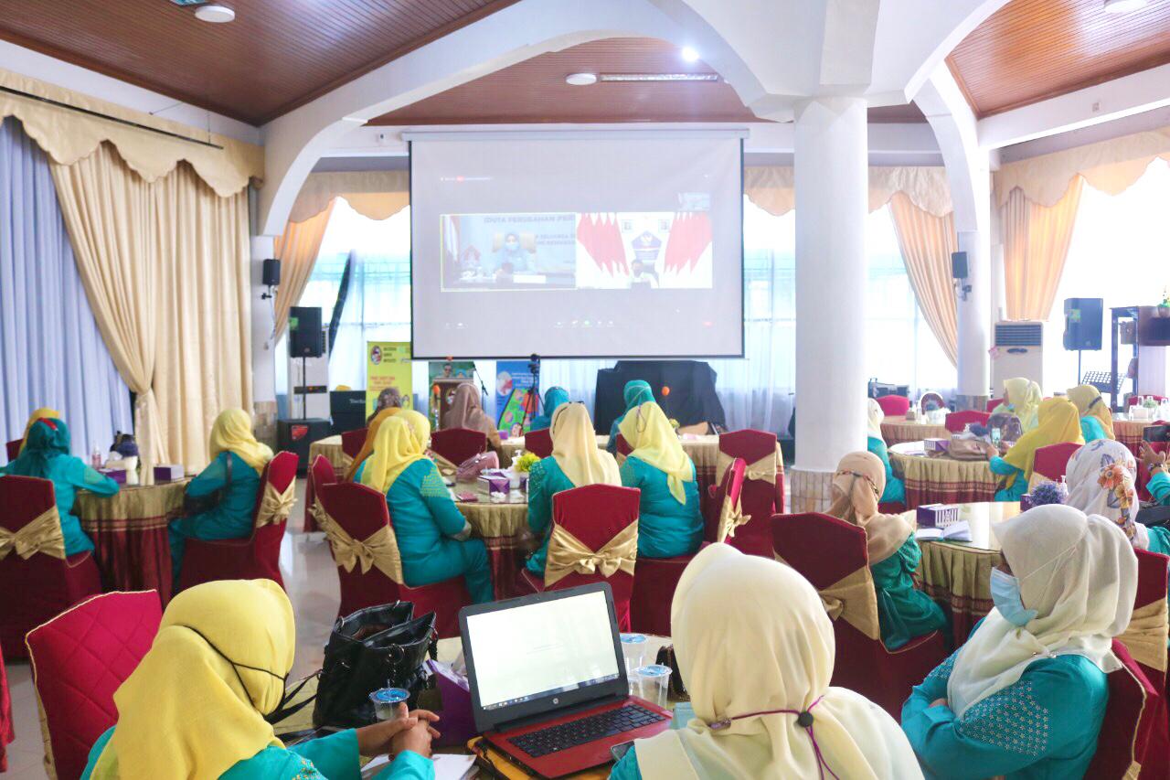 Cegah Covid-19, Tim TP-PKK Pusat Berikan Pembekalan Pemanfaatan Aplikasi BLC