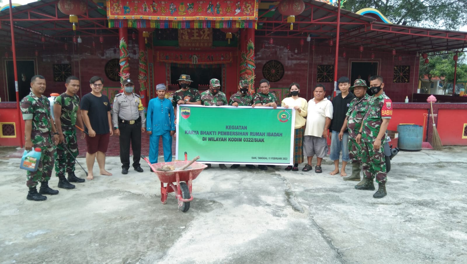 Koramil 04/Perawang Karya Bakti Bersihkan Rumah Ibadah