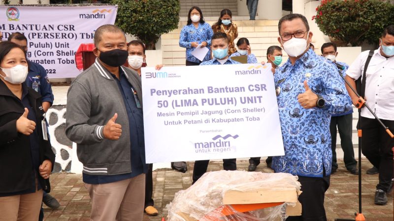 Bupati Toba Salurkan Bantuan Pemipil Jagung (Corn Sheller) Dari CSR PT Bank Mandiri.Tbk Kepada Kepala Desa di 16 Kecamatan 