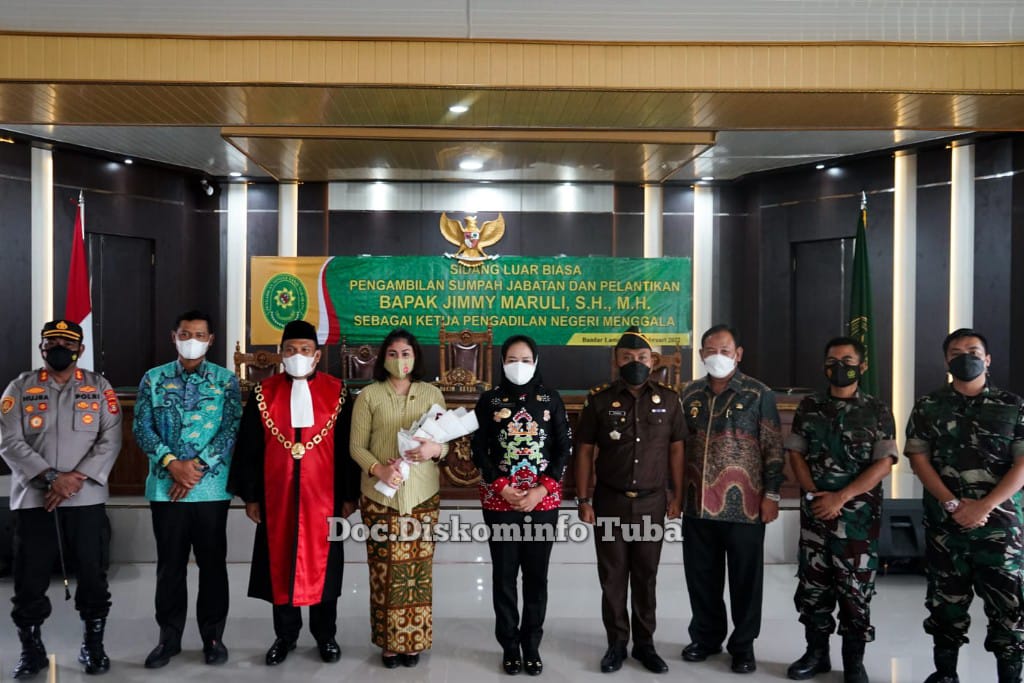 Bupati Tulang Bawang Dr Hj Winarti, SE.,MH. Hadiri Pelantikan Ketua Pengadilan Negeri Menggala