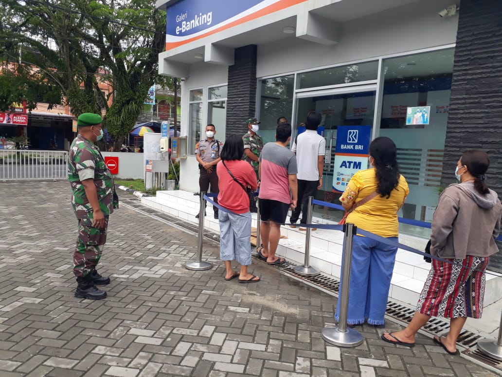 Babinsa Koramil 04/Perawang Minta Masyarakat Disiplin Prokes