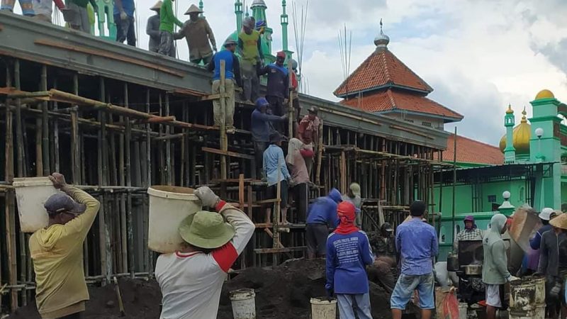 Pemdes Poncorejo Apresiasi Pembangunan Gedung MI NU 73 Warga Gotong Royong