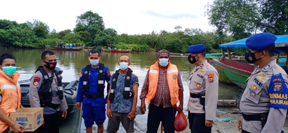 Dit Polair Polda Sumut Selamatkan 2 Nelayan Usai Kapal Pencari Ikan Tenggelam