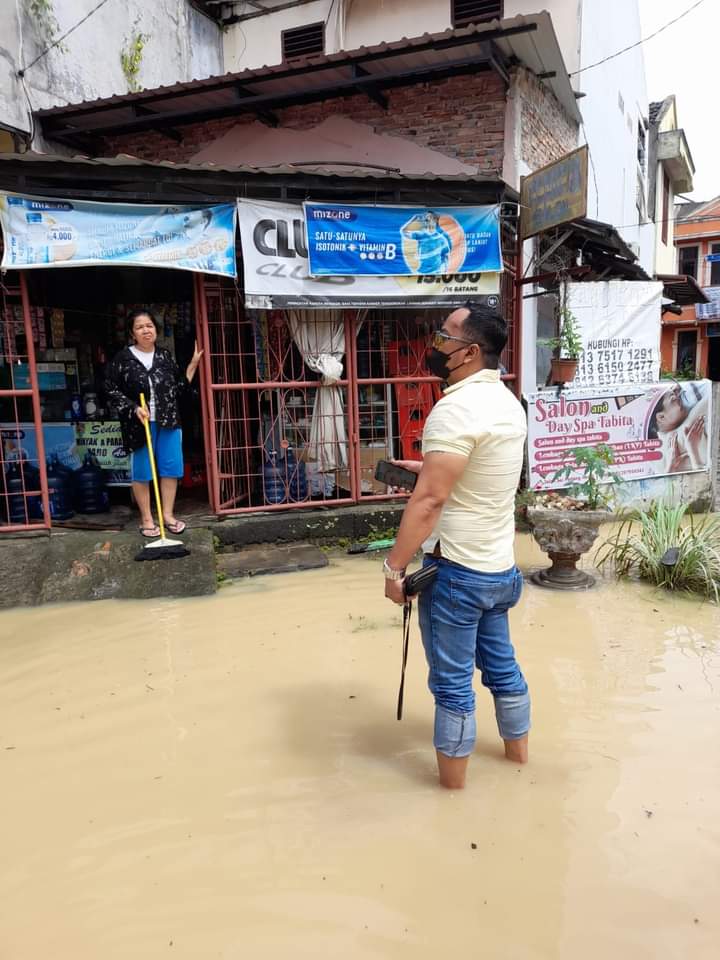 Usai Kunjungi Korban Banjir, Renville : Segera Normalisasi Sungai dan Pembenahan Drainase