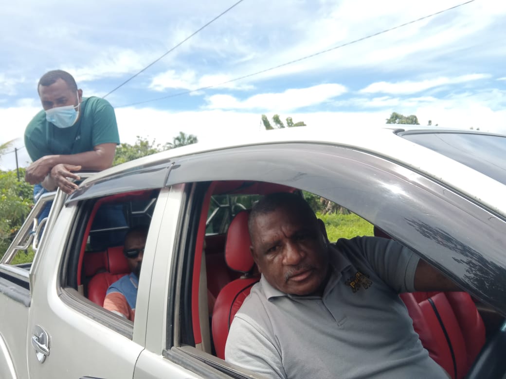 Pengguna Jalan Teminabuan-Kelamit Kabupaten Sorong Selatan Menyampaikan Terima Kasih Kepada Gubernur Provinsi Papua Barat