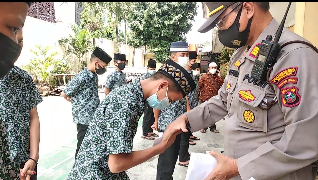 Polsek Medan Timur Beri Santunan Bagi Anak Panti Asuhan di Massa Pandemi Covid-19