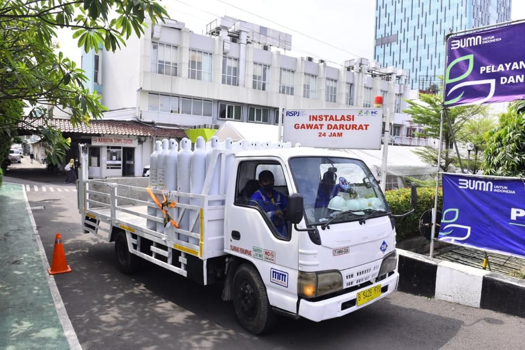 Subholding Gas Pertamina Salurkan 500 Tabung Oksigen