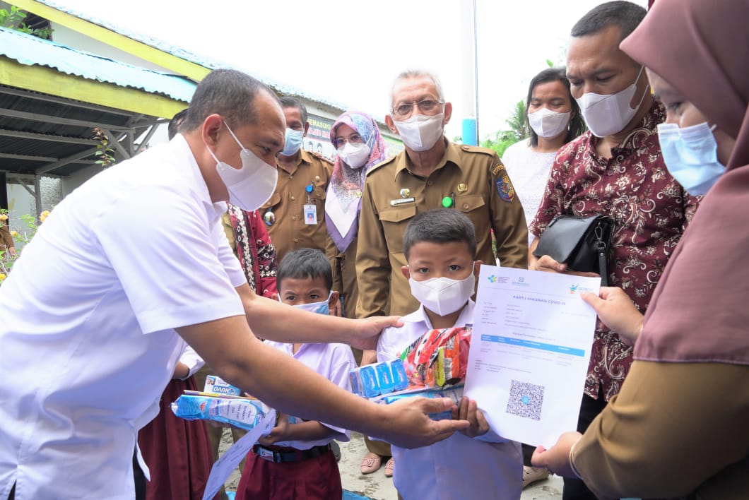 Zahir Tinjau 7 SD N Pelaksanaan Vaksin Serentak di Kecamatan Sei Suka