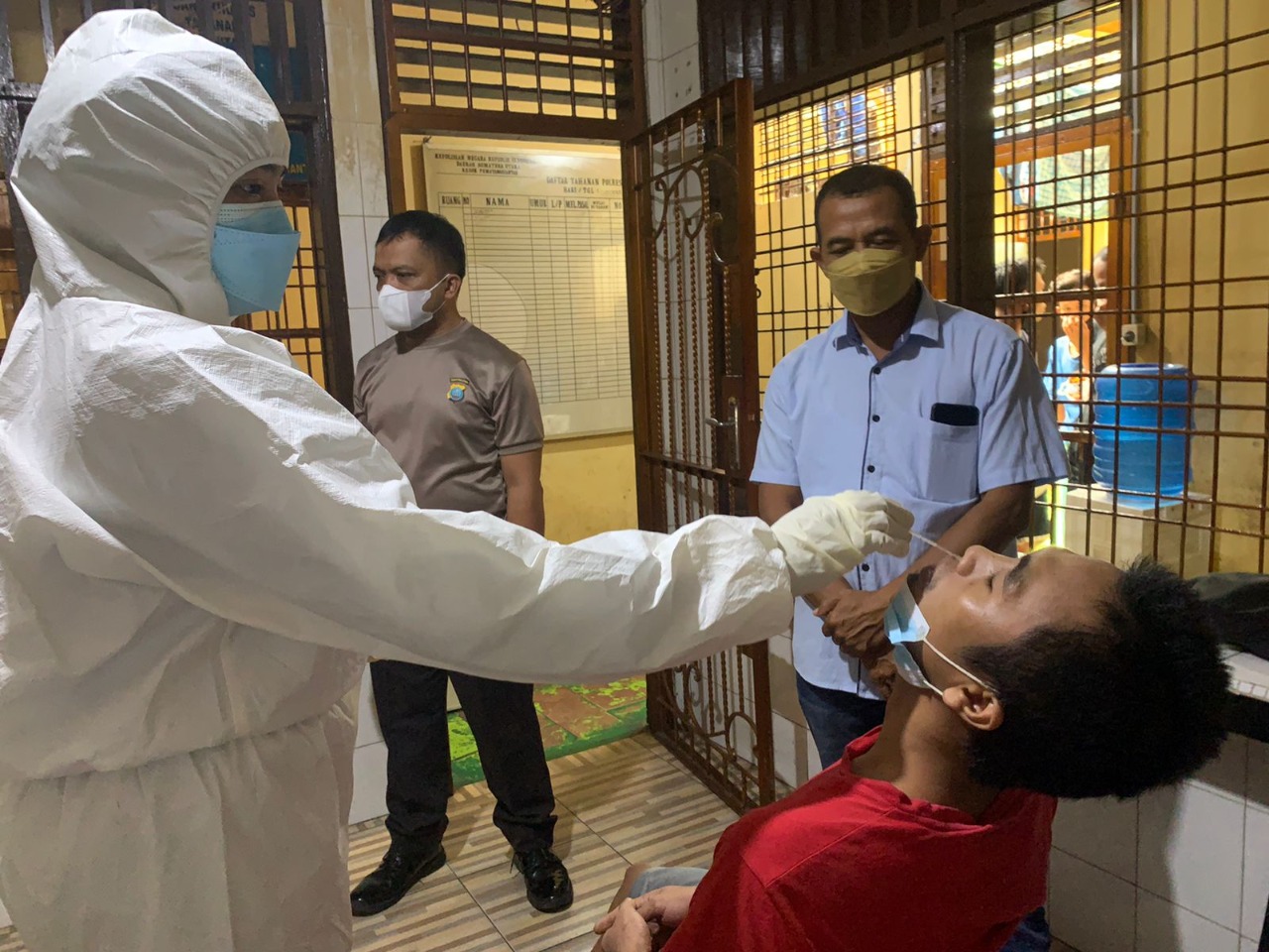 Komit Putus Penyebaran Covid-19 dan Tindak Lanjut Presisi Polri, Polres Pematangsiantar Lakukan Tes Swab Antigen Kepada Tahanan