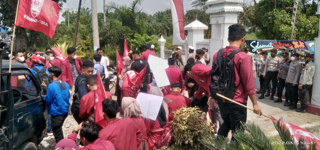 Hari Jadi Asahan ke-76, Mahasiswa Gelar Aksi Kritik Rp 2,2 M Rehab Rumdis Bupati
