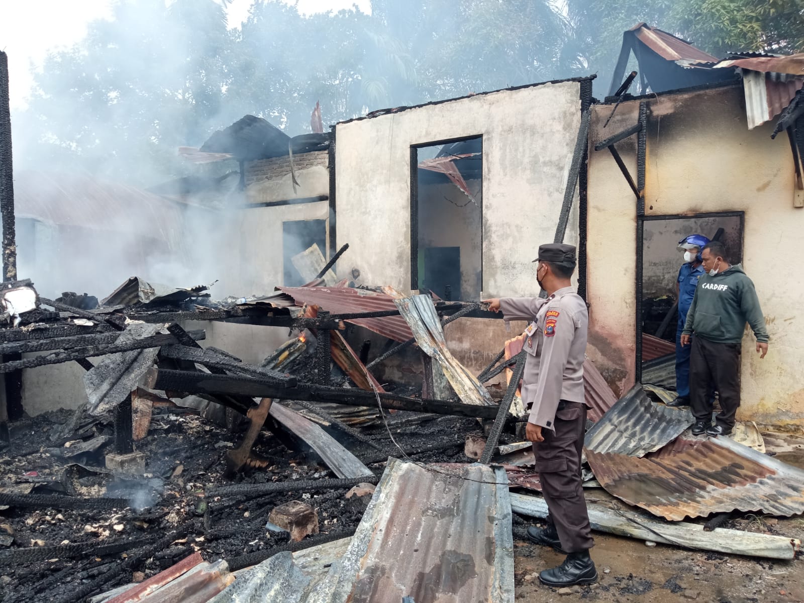 Diduga Akibat Arus Pendek Listrik PLN 1(satu) Unit Rumah di Lalap si Jago Merah
