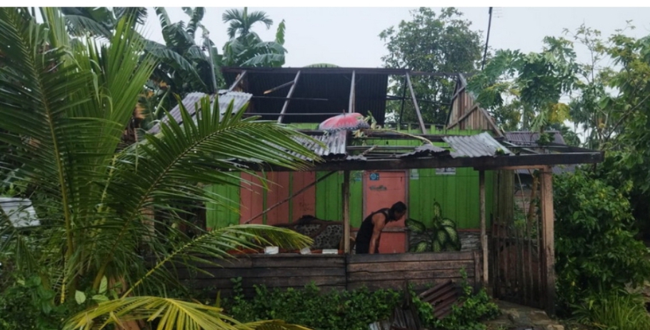 Akibat Angin Kencang Ratusan Rumah Warga Rusak di Besitang kab. Langkat