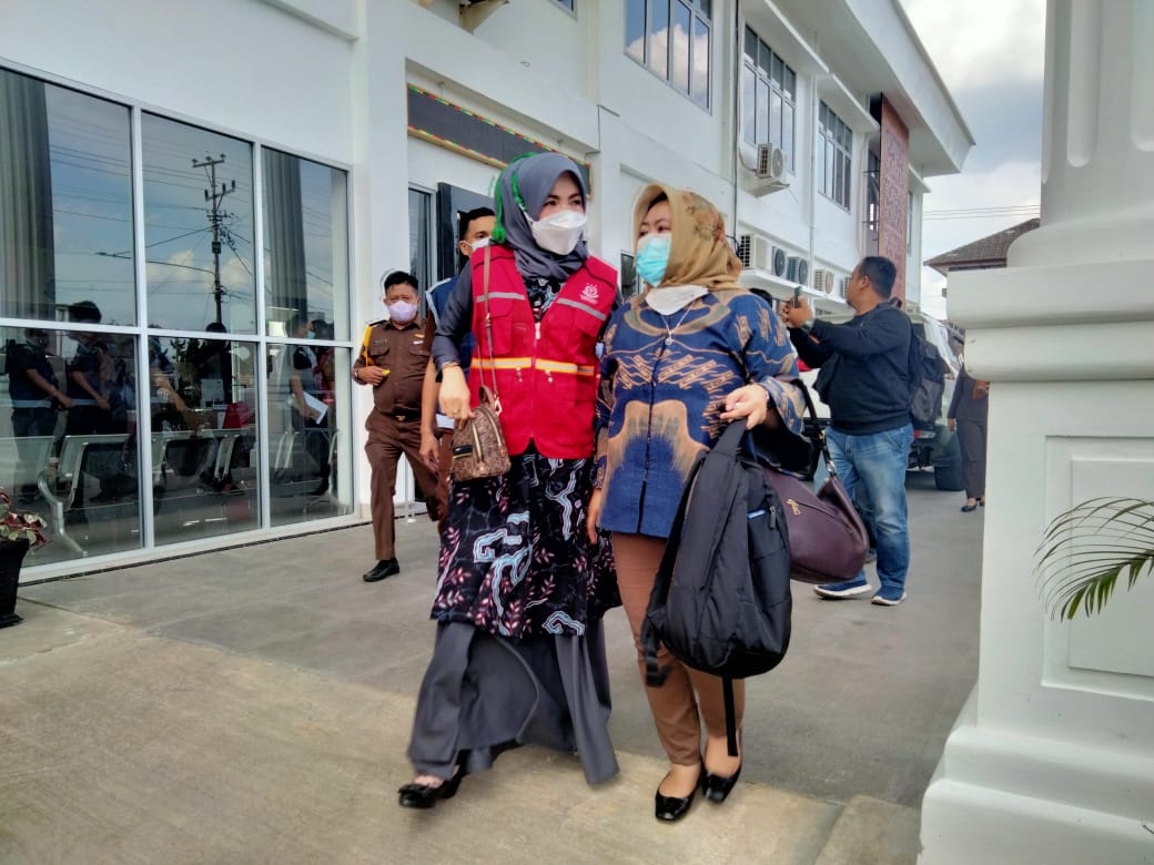 Tersangka Korupsi, Kadis dan Mantan Kabid Dinas Pendidikan Musi Rawas Ditahan