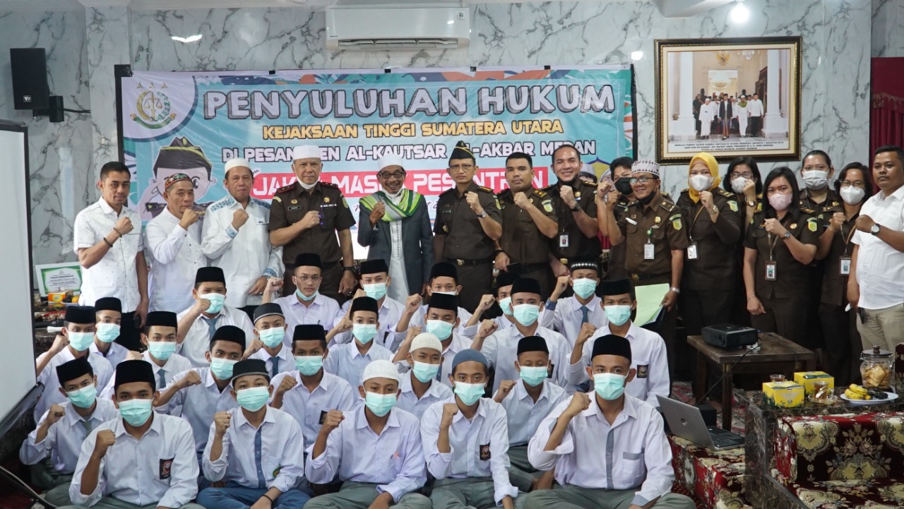 Jaksa Masuk Pesantren, Kajati Sumut Idianto : Lindungi Anak Karena Mereka Adalah Masa Depan Bangsa