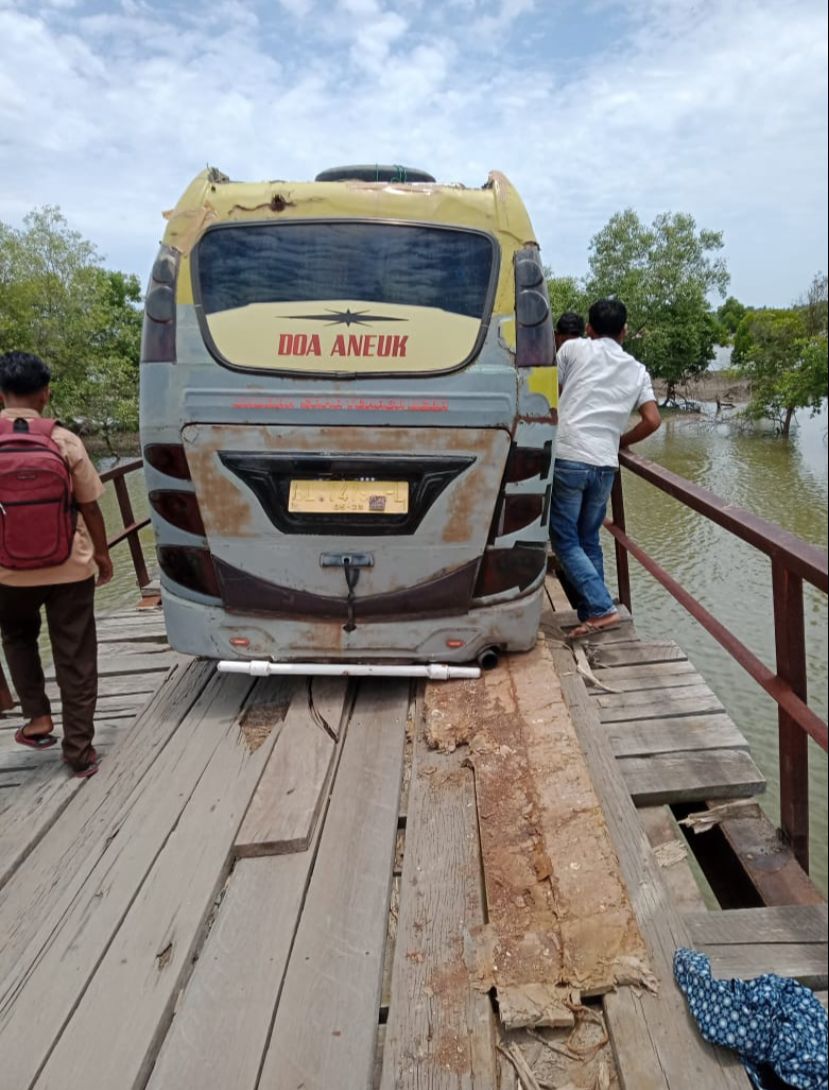 Jembatan Naleung Julok Makan Korban