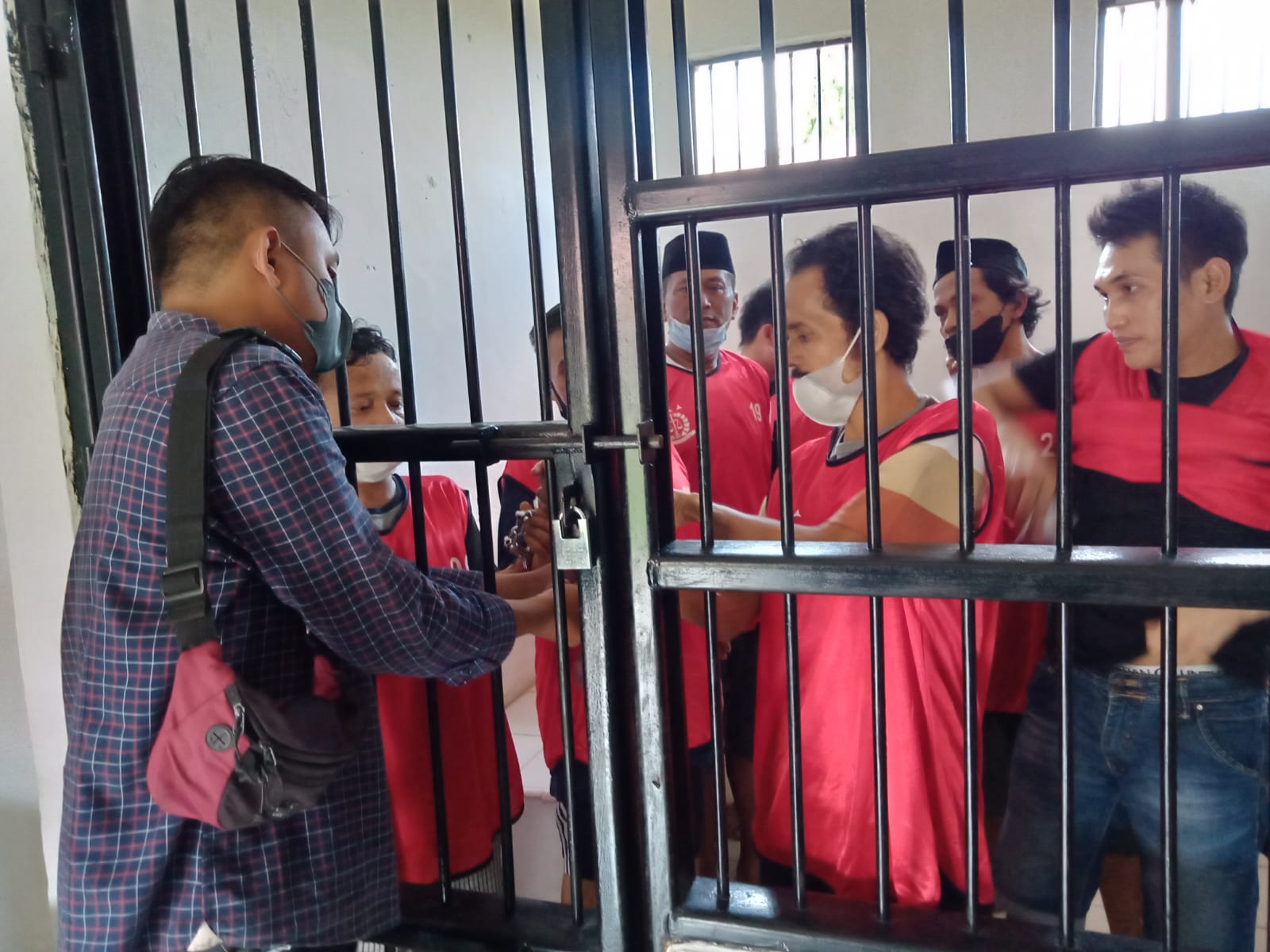 Kejari Inhu Pindahkan Tahanan 37 Orang ke Rutan Kelas II B Rengat