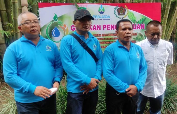 Perumda Tirta Kanjuruhan Bekerjasama Dengan PWI Malang Raya Gelar Penghijauan