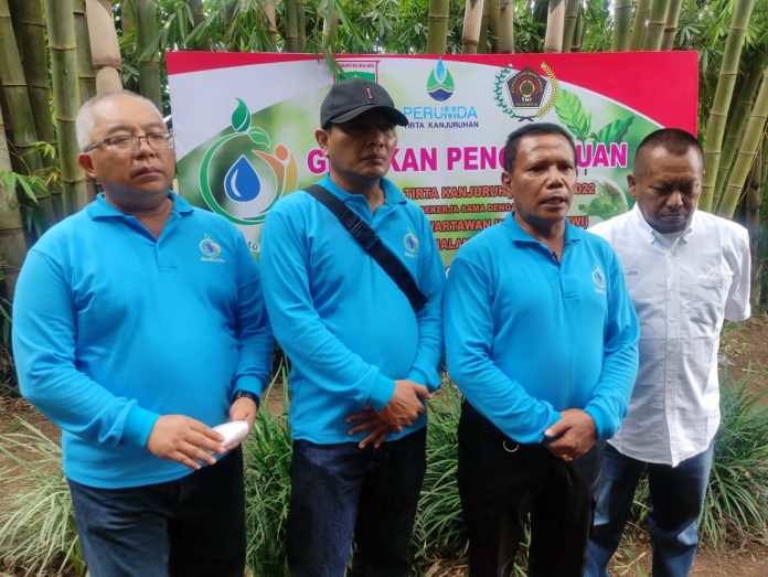 Perumda Tirta Kanjuruhan Bekerjasama Dengan PWI Malang Raya Gelar Penghijauan