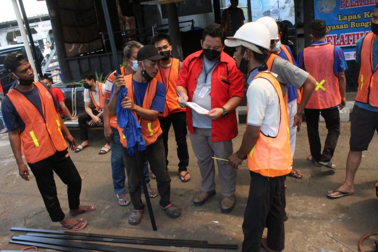 Gandeng Yayasan Bunga Bangsa Insan Mandiri, Lapas Kelas I Cipinang Kanwil Kemenkumham DKI Jakarta Membuka Pelatihan Kemandirian Pengelasan & Perkayuan Bersertifikat