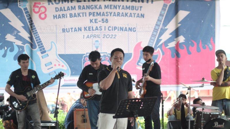 Warga Binaan Ikut Meriahkan Hari Bhakti Pemasyarakatan ke 58 Dengan Lomba Menyanyi