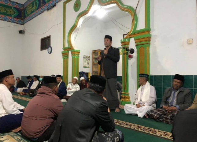 Sekda Bener Meriah Shalat Tarawih di Kampung Blang Sentang