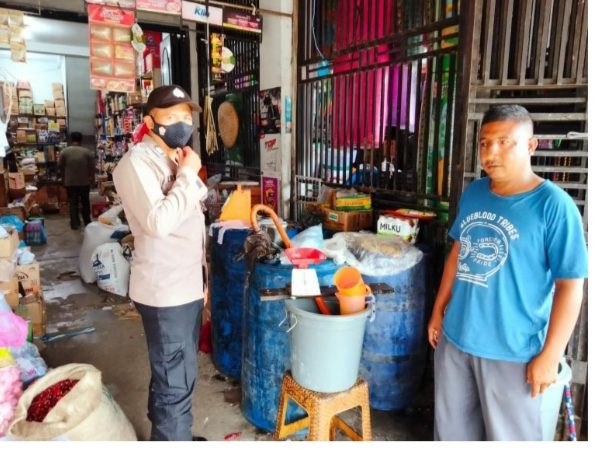Polisi Bener Meriah Pantau Pedagang Minyak Goreng Curah
