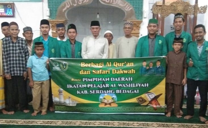 Tim Safari PD IPA Sergai Kunjungi Masjid Silaturrahmi Gang Damai dan Bagikan Kitab Suci Al Quran