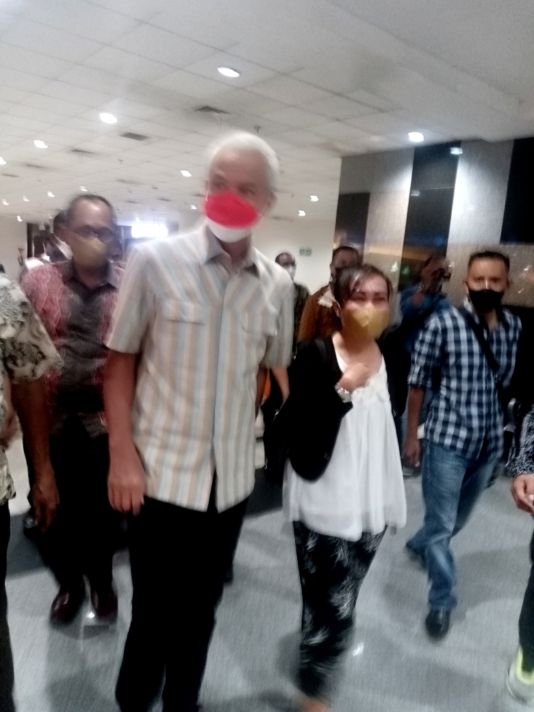 DPW SOBAT JARWO SUMUT Sambut Kedatangan Ganjar Pranowo di Bandara Kualanamu