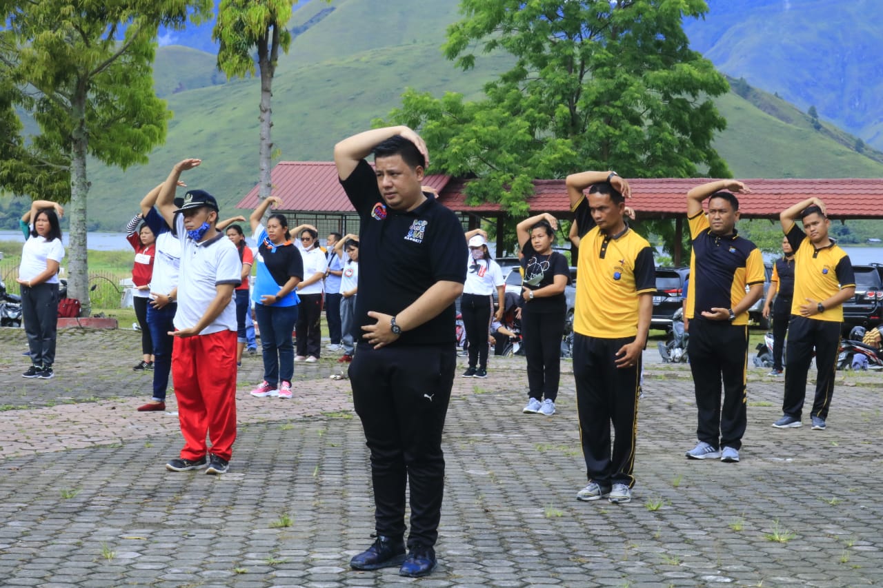 Bupati Bersama Kapolres Samosir Senam Sehat Peningkatan Imun Tubuh