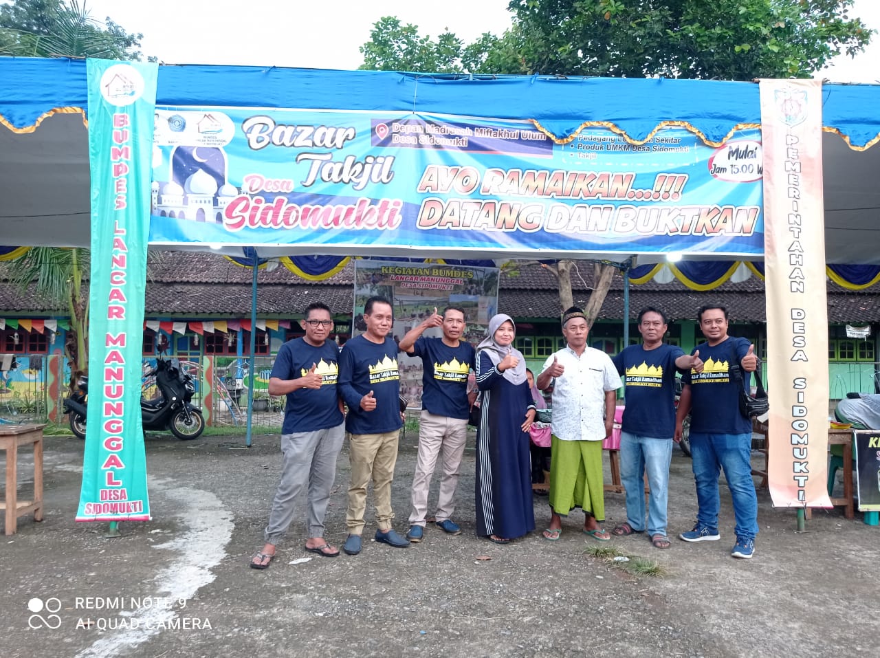 Mantan Sinox Kendal Ikut Partisipasi Jualan Bazar Produk UMKM Desa Sidomukti Weleri