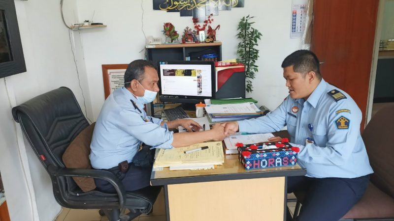 Jelang Idul Fitri, Pegawai Lapas Kelas I Cipinang Kanwil Kemenkumham DKI Jakarta Tunaikan Kewajiban Membayar Zakat Fitrah