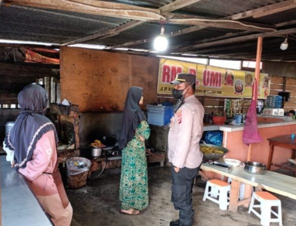 Polsek Bandar Gerebek Warung Makan Jualan Nasi Siang Hari