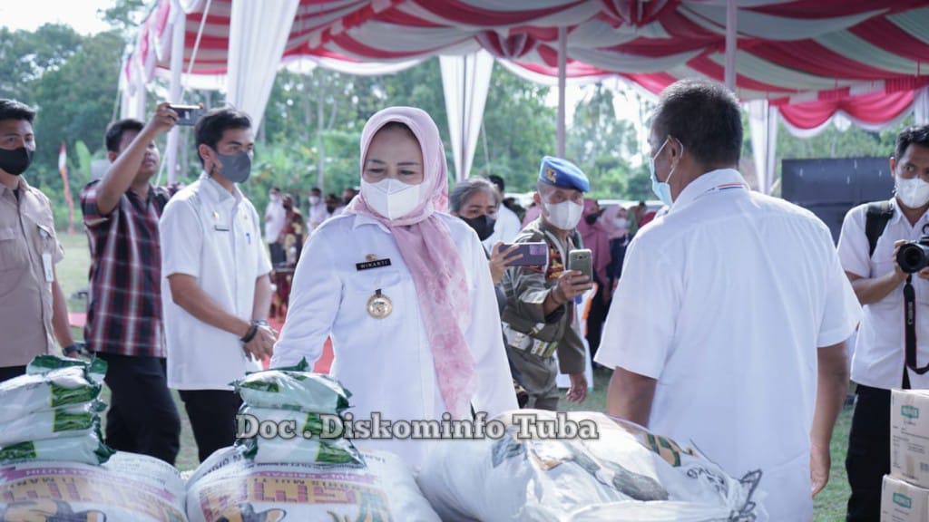 7 Unit Motor Dan Bantuan Rumah ibadah Sejumlah 40 Juta Rupiah Diberikan Bupati Winarti Dimulyo Aji Kecamatan Meraksa Aji