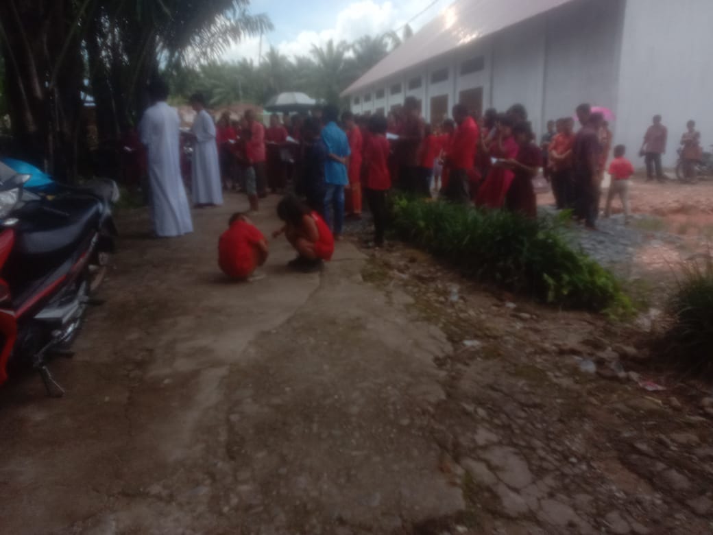 Perayaan Jumat Agung Di Gereja Katolik Santo Petrus,Kp Beringin Berlangsung Hikmat