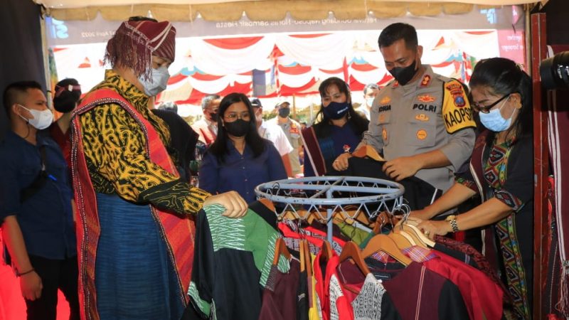 Bupati Samosir Resmikan Festival Gondang Naposo “Ho Do Na Hupillit”.