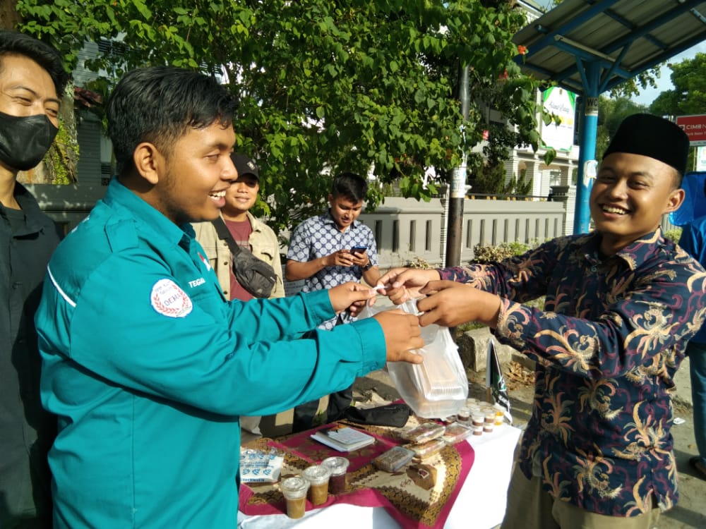 Himpunan Mahasiswa Islam(HMI) Binjai Buka Posko Takjil Spesial Rahmadhan