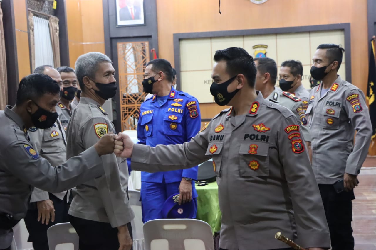 Kenal Pamit Pejabat Wakapolres, Kasat Reskrim, Kabag Log, Kapolsek Gebang, Kapolsek Secanggang dan Kapolsek Besitang