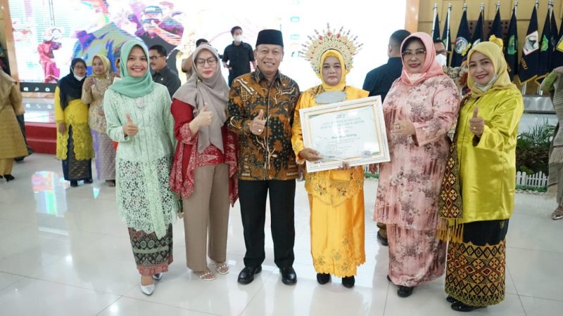 Peringatan Hari Kartini, Plt Walikota Tanjungbalai : Beri Masnah Ginting Raih Penghargaan Perempuan Berprestasi