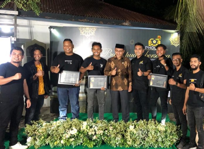 Komunitas PHOLEM Gelar Acara Bukber Bersama Anggota DPD RI Aceh Haji Uma