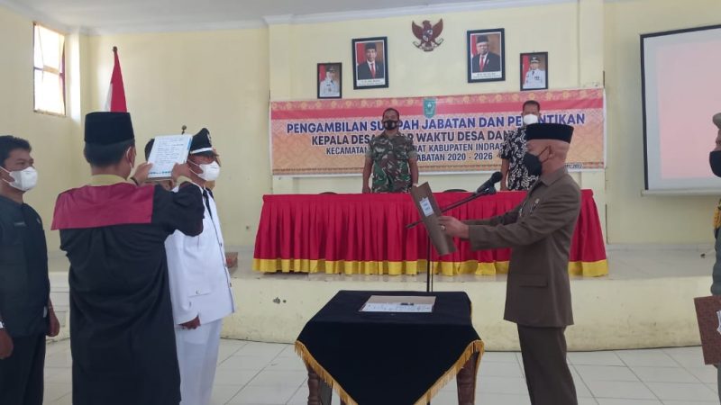 Mewakili Bupati, Camat Rengat Barat Inhu Lantik Kades Pengganti Antar Waktu  Desa Danau Tiga
