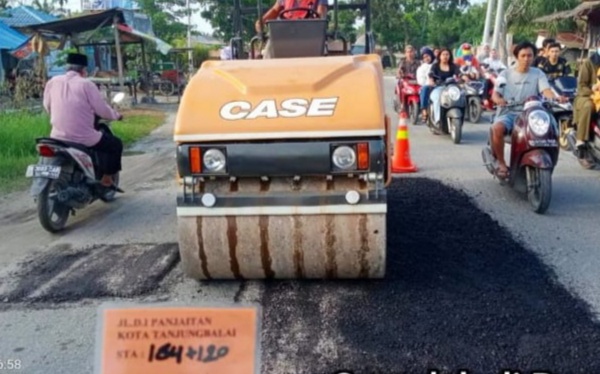 Plt Walikota Tanjungbalai Perintahkan PUPR Segera Benahi Jalan Yang Rusak