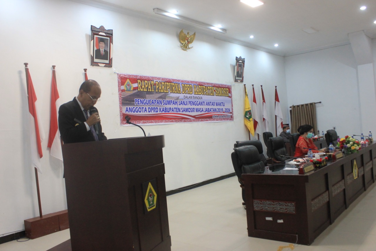 Wakil Bupati (Wabup) Samosir Drs. Martua Sitanggang, MM, Beri  Sambutan pada Rapat Paripurna Pengucapan Sumpah/Janji Pengganti Antar Waktu (PAW)