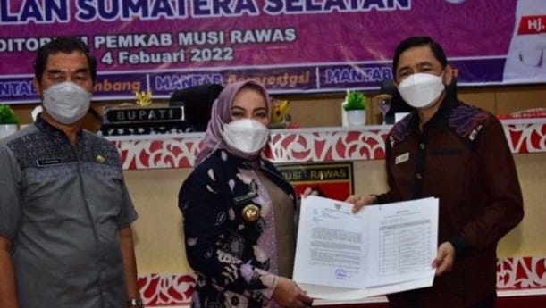Pemkab Musi Rawas Raih Penghargaan Terbaik se Sumsel atas Kepatuhan Tinggi Standar Kelayanan Publik
