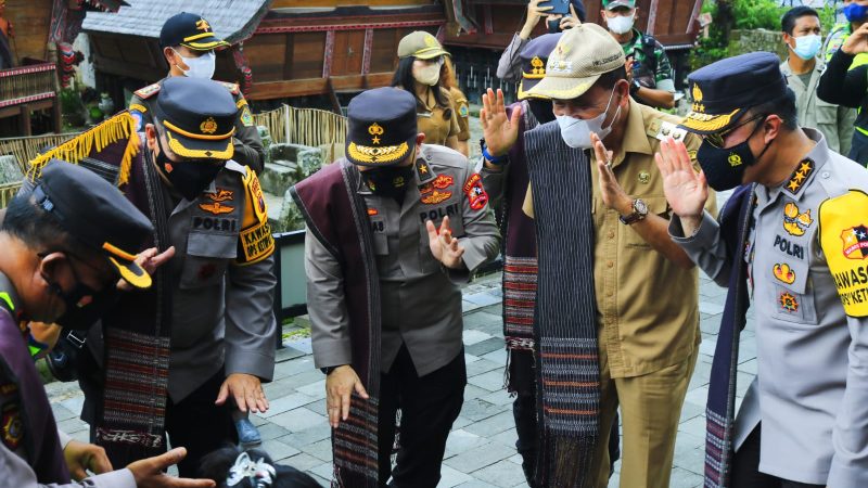 Wabup Samosir Sambut Kedatangan Irwasum Polri dan Poldasu