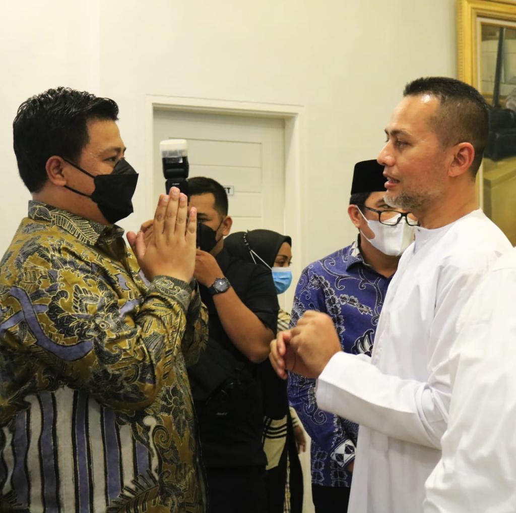 Bupati Samosir Halalbihalal ke Wagubsu Musa Rajekshah Sebut Pentingnya Silaturahmi