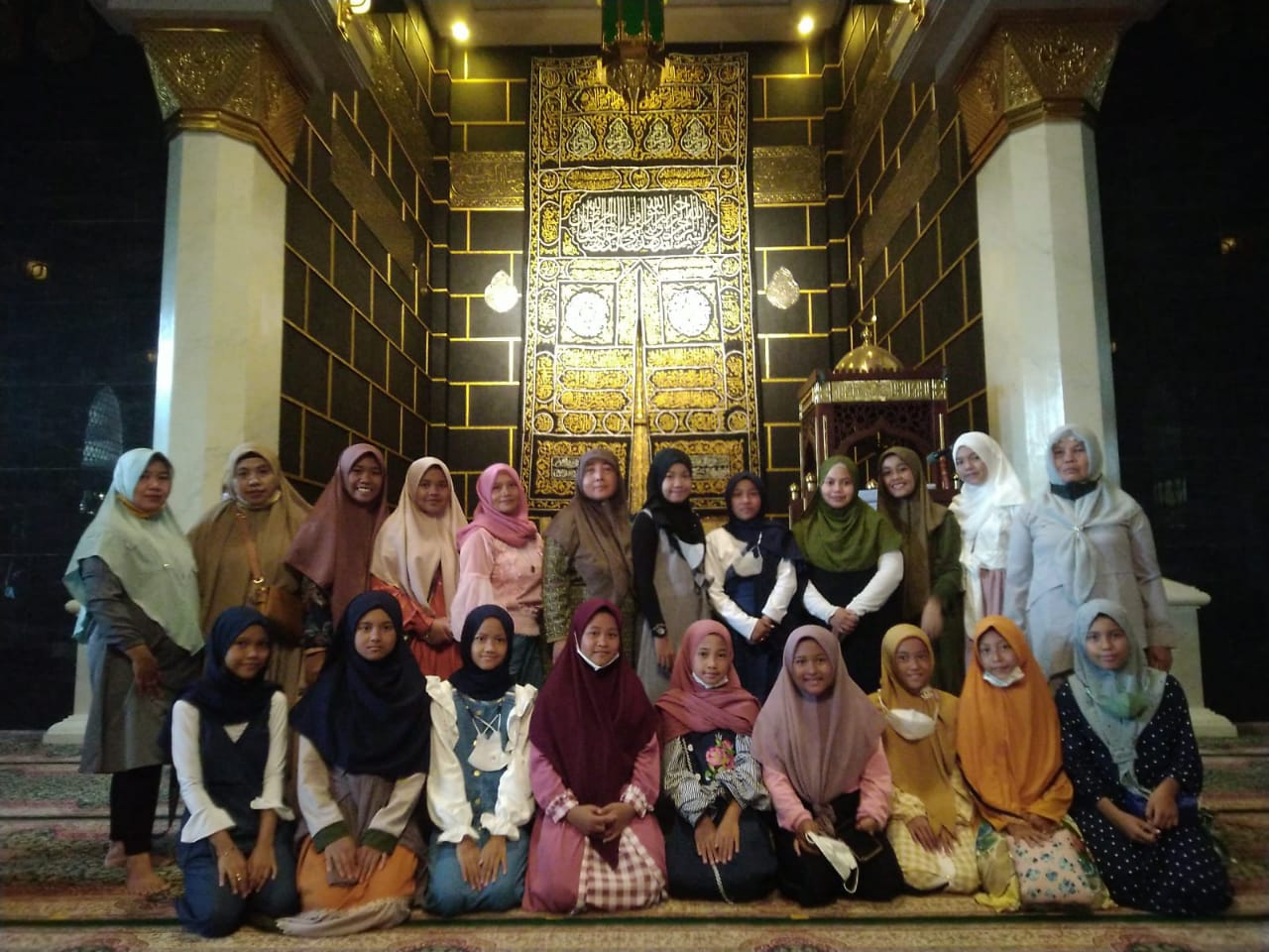 TPQ Al Amin 2 Adakan Wisata Religi Ke Makam Bung Karno Blitar