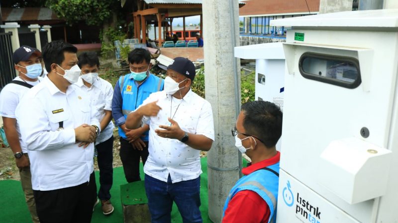 Bupati Samosir, Resmikan Anjungan Listrik Mandiri Pelabuhan Simanindo