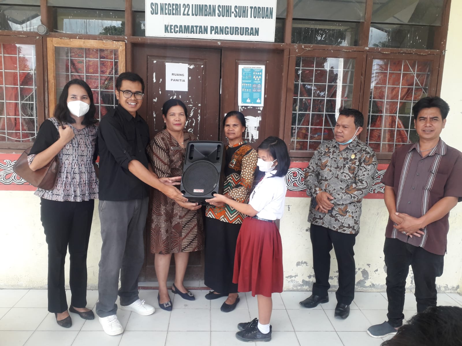 Kades Lumbansuhi Toruan Peduli Pendidikan