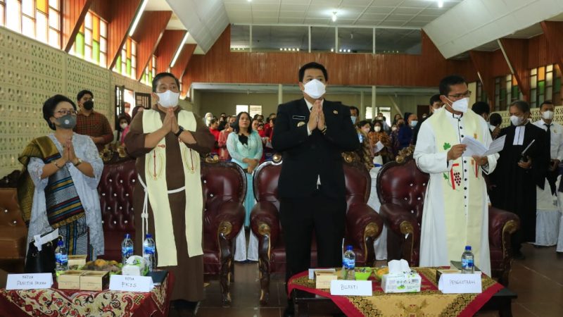 Bupati Samosir, Hadiri Perayaan Paskah Oikumene 2022