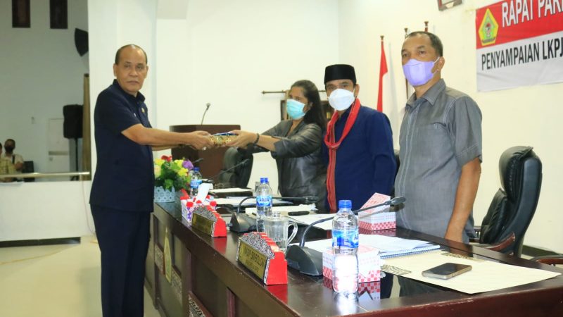 Wabup Samosir Sampaikan Nota Pengantar LKPJ ke DPRD